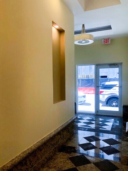 262-264 Almeria Ave, Coral Gables, FL à louer - Photo intérieure – Image 3 sur 8