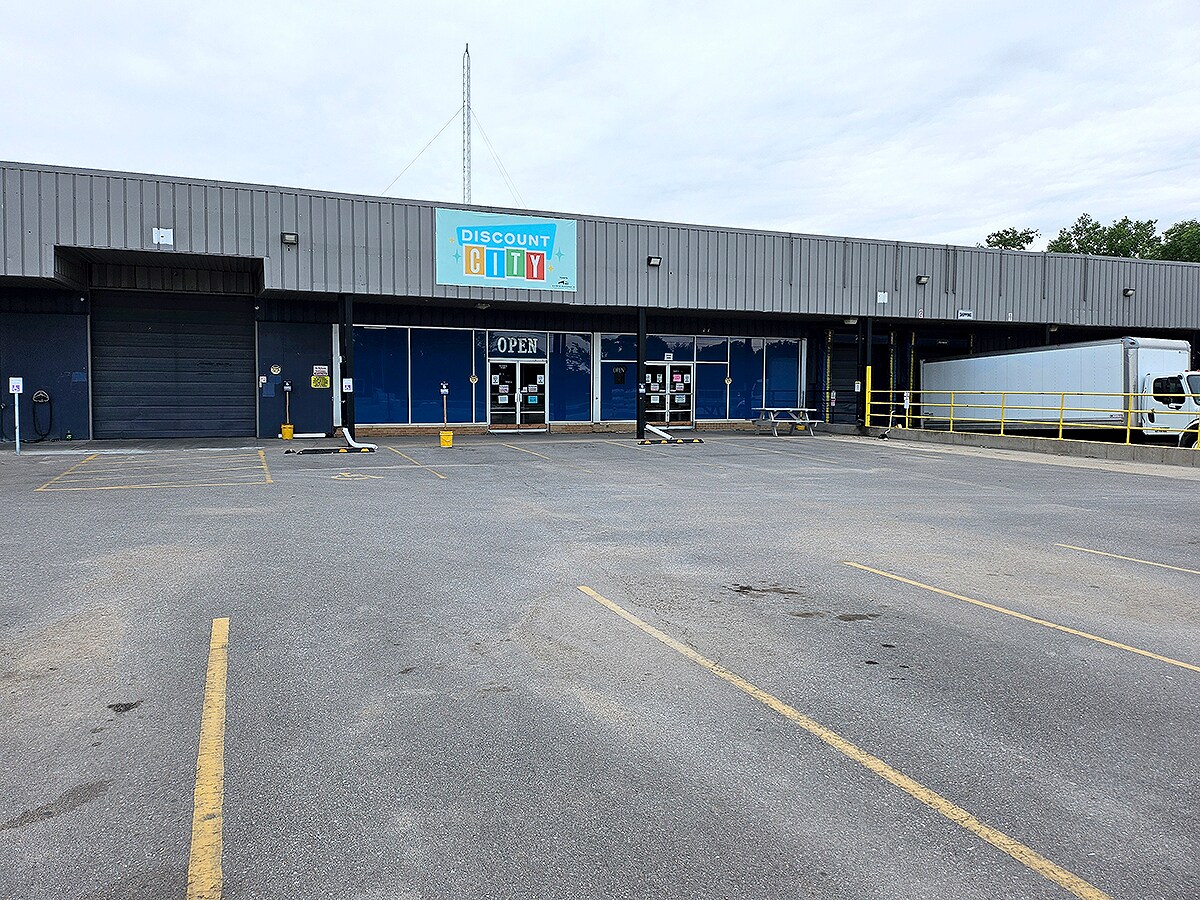 1337 W Kansas Ave, Mcpherson, KS à louer Photo de l’immeuble– Image 1 sur 4