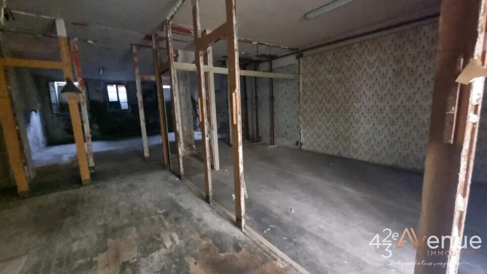 Bureau dans Saint-Étienne à vendre - Photo de l’immeuble – Image 3 sur 5
