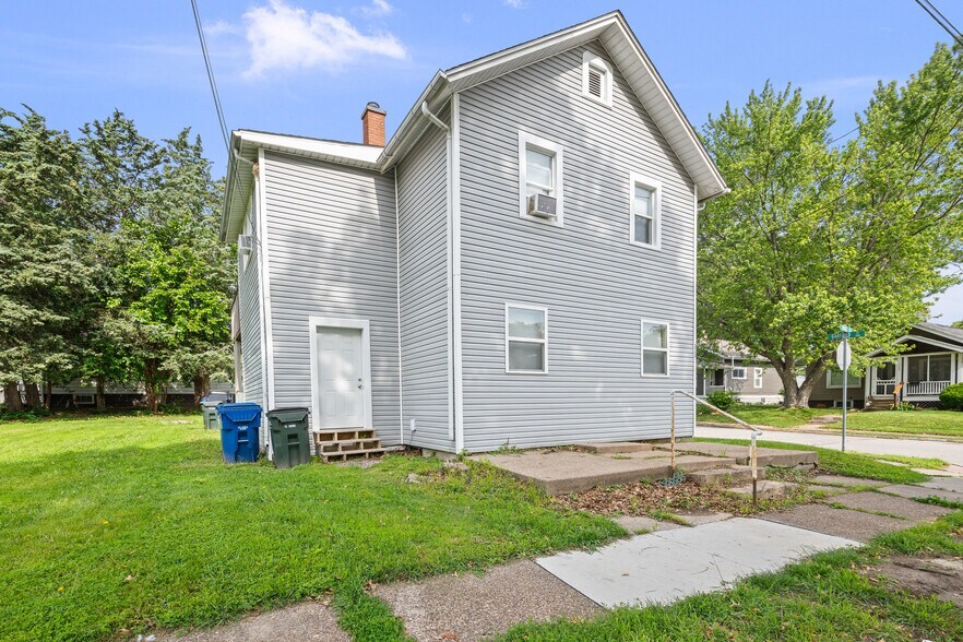 2734 Bridge Ave, Davenport, IA à vendre - Photo de l’immeuble – Image 3 sur 24