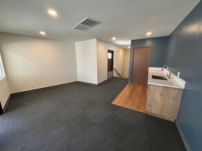 5480 Baltimore Dr, La Mesa, CA à louer Photo intérieure– Image 2 sur 5