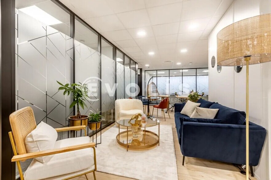 Bureau dans Élancourt à louer - Photo intérieure – Image 3 sur 12