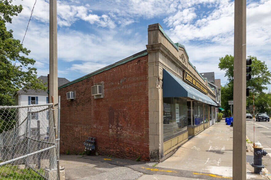 815-823 Boylston St, Chestnut Hill, MA à louer - Photo de l’immeuble – Image 1 sur 12