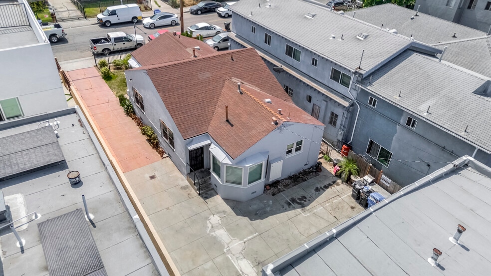 2531 Hauser Blvd, Los Angeles, CA à vendre - Photo de l’immeuble – Image 3 sur 8