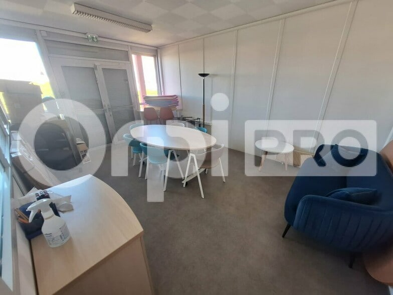 Bureau dans Compiègne à louer - Photo intérieure – Image 3 sur 11