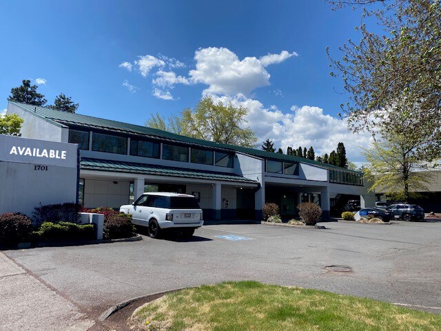 1701 NE 3rd St, Bend, OR à louer - Photo principale – Image 1 sur 6