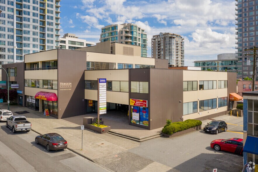 123 15th St E, North Vancouver, BC à louer - Photo principale – Image 1 sur 6