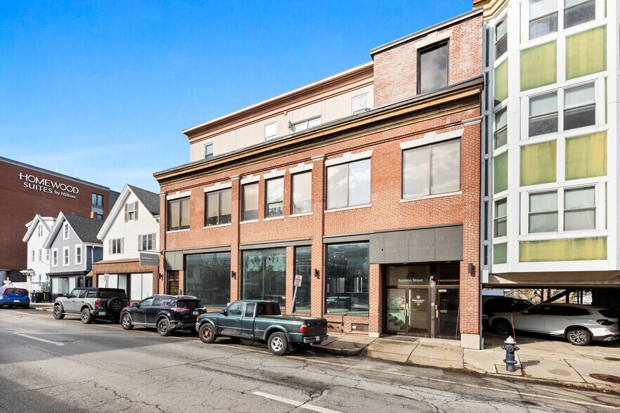 81 Boylston St, Brookline, MA à vendre - Photo de l’immeuble – Image 2 sur 27