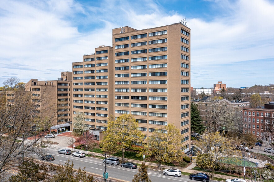 1931 Commonwealth Ave, Brighton, MA à louer - Photo principale – Image 2 sur 20