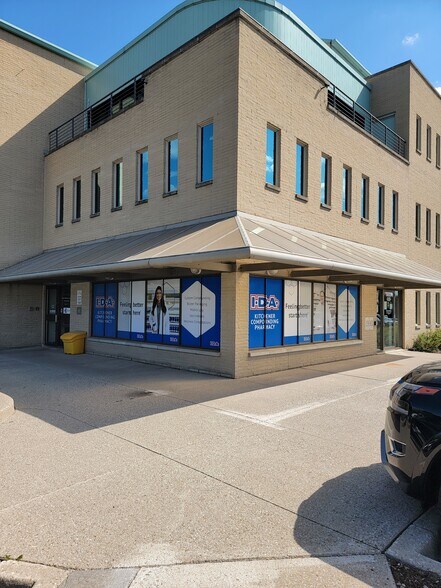 148 Manitou Dr, Kitchener, ON à louer - Photo de l’immeuble – Image 3 sur 6