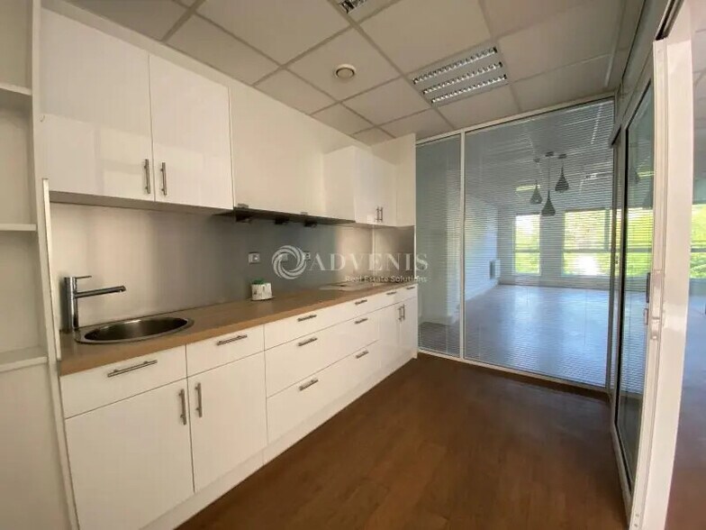 Bureau dans Malakoff à louer - Photo de l’immeuble – Image 3 sur 6
