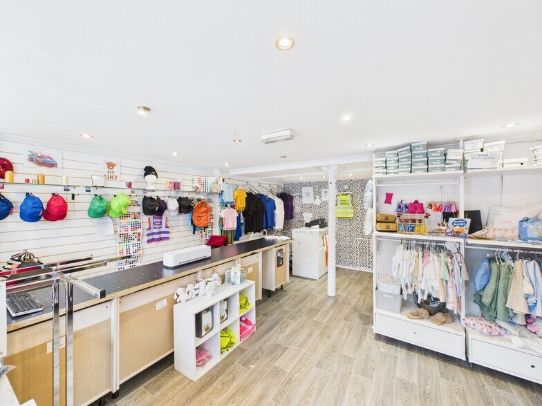 144-152 High St, Montrose à vendre - Photo intérieure – Image 3 sur 4