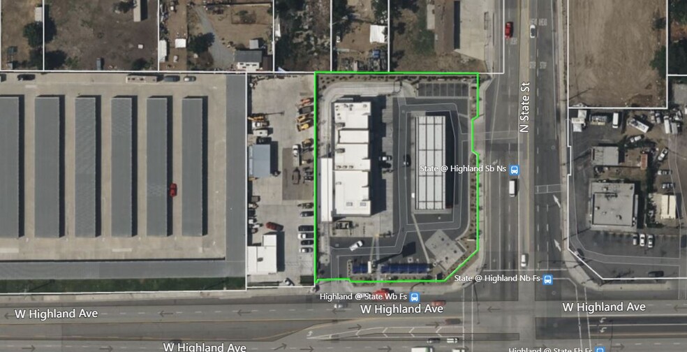 2122 W Highland Ave, San Bernardino, CA à louer - Photo de l’immeuble – Image 2 sur 6