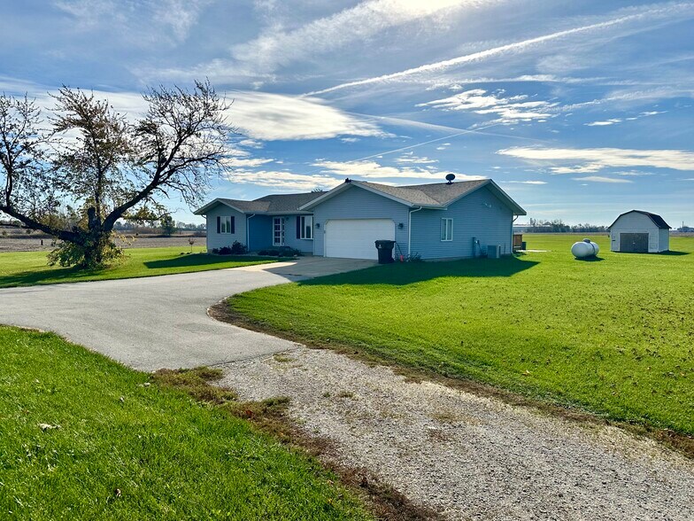 770 E 6000N Rd, Bourbonnais, IL à vendre - Photo principale – Image 1 sur 5