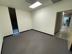 3455 N Desert Dr, East Point, GA à louer Photo intérieure– Image 1 sur 12