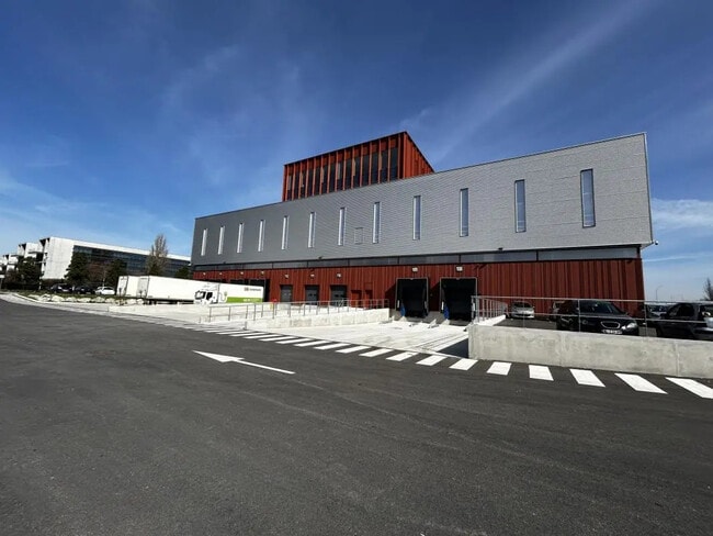 Plus de détails pour Local d'activités à louer