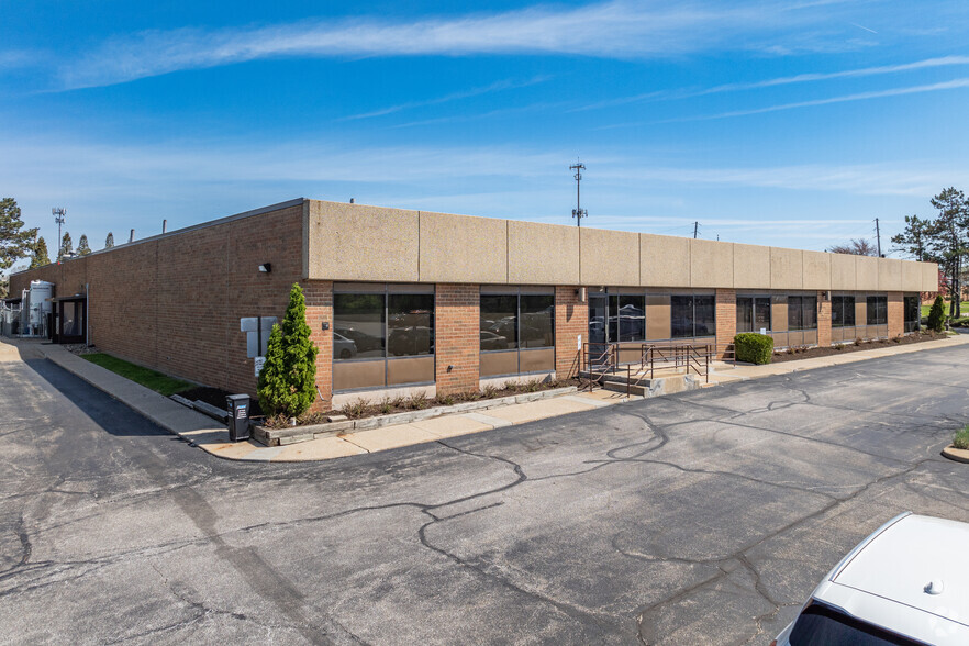 4450 Cranwood Pky, Warrensville Heights, OH à vendre - Photo de l’immeuble – Image 2 sur 15