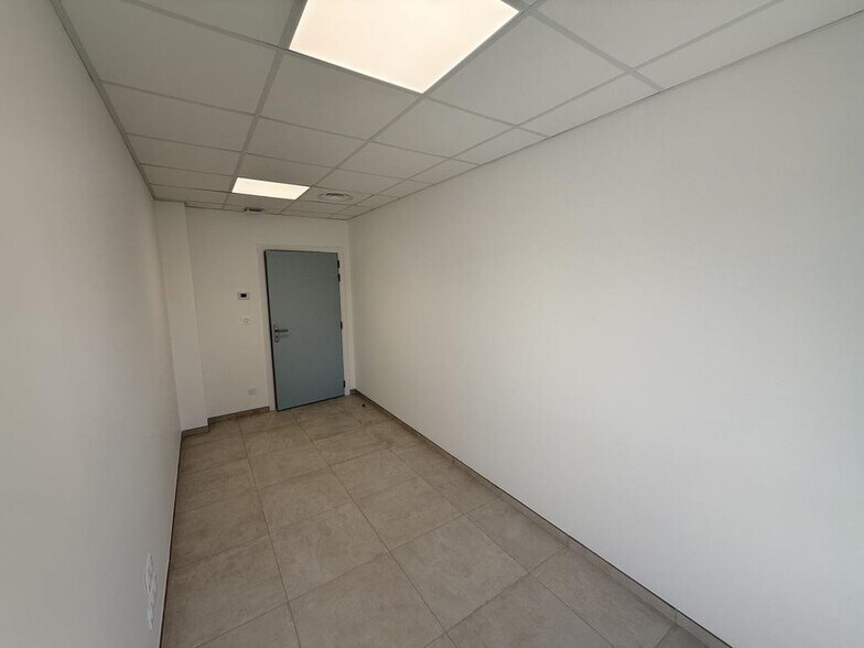 Bureau dans Lorgues à vendre - Photo intérieure – Image 1 sur 2