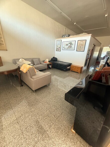 MacArthur Blvd portefeuille de 3 biens à vendre sur LoopNet.fr - Photo de l’immeuble – Image 1 sur 27