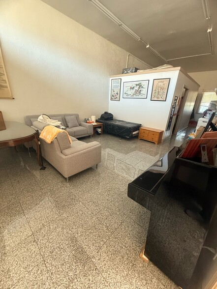 MacArthur Blvd portefeuille de 3 biens à vendre sur LoopNet.fr - Photo principale – Image 1 sur 3