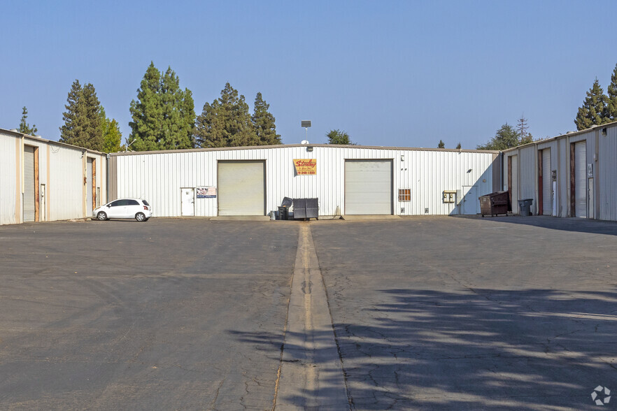 2636-2686 N Argyle Ave, Fresno, CA à louer - Photo de l’immeuble – Image 3 sur 4
