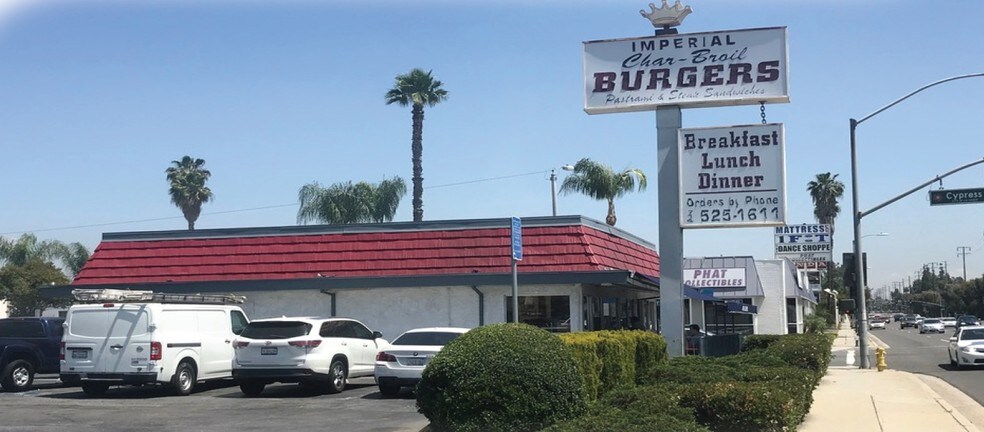 241 E Imperial Hwy, La Habra, CA à louer - Photo principale – Image 1 sur 7