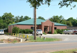 Plus de détails pour 90 W Township St, Fayetteville, AR - Local d'activités à louer