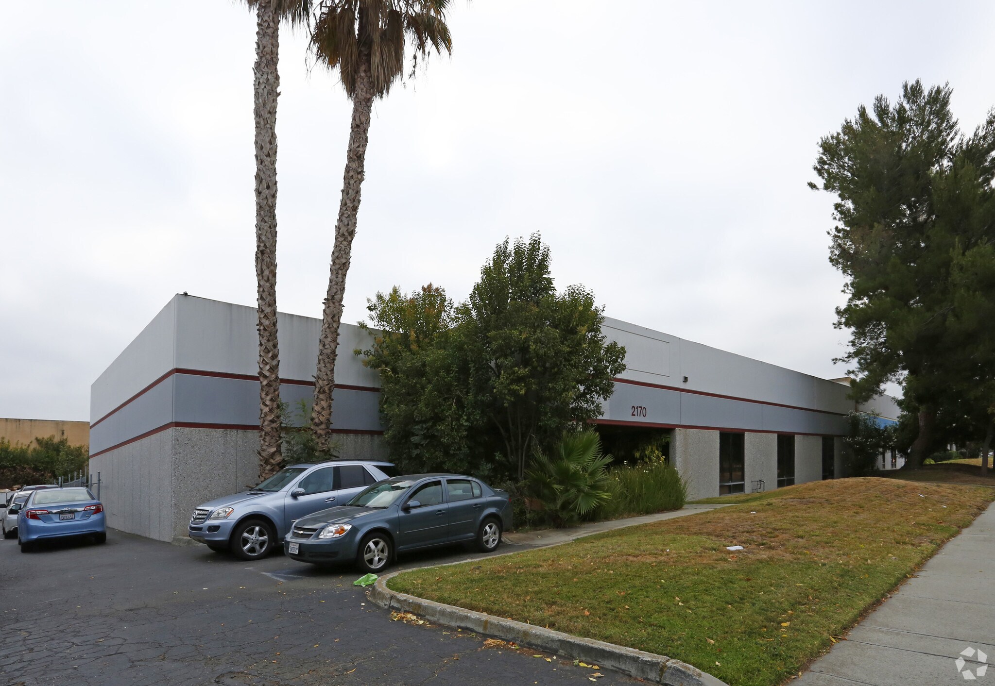 2170 Oakland Rd, San Jose, CA à louer Photo principale– Image 1 sur 53