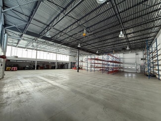 Plus de détails pour 211 Sylvania Ave, Toledo, OH - Industriel/Logistique à louer