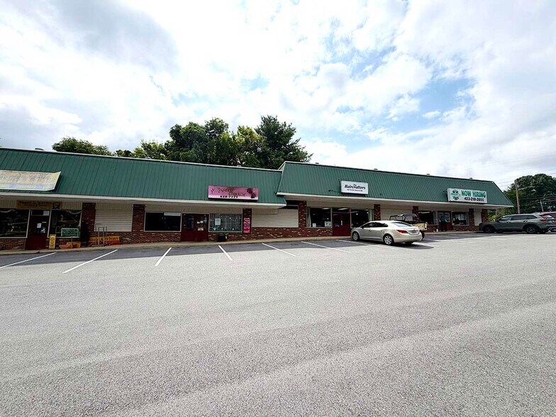 1904 Knob Creek Rd, Johnson City, TN à louer - Photo de l’immeuble – Image 1 sur 3