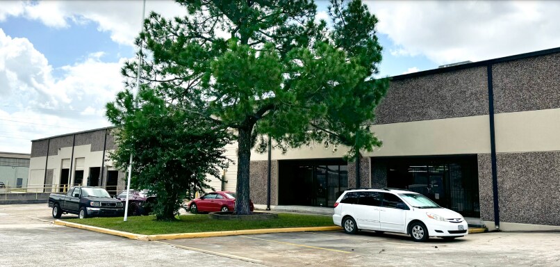 6546 Petropark Dr, Houston, TX à louer - Photo principale – Image 3 sur 29