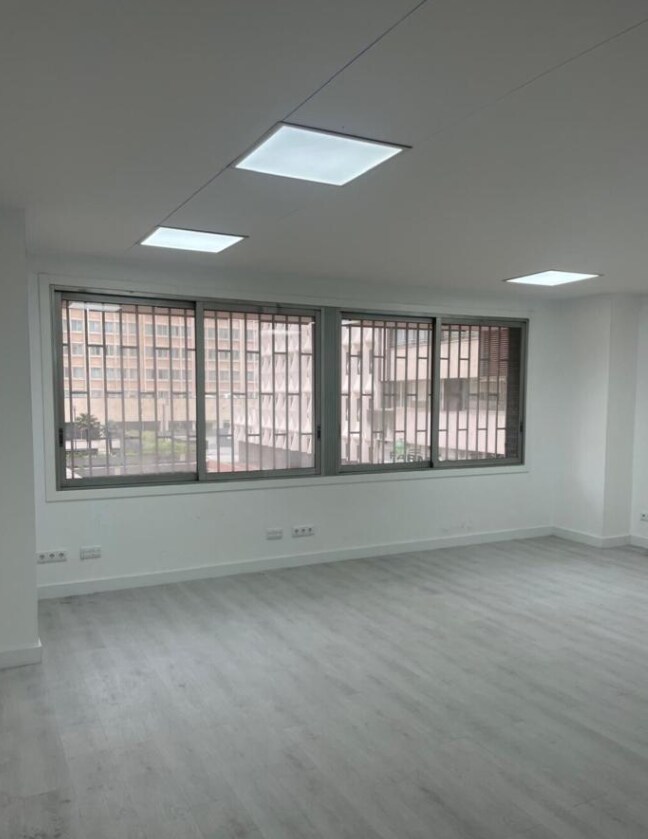 Bureau dans Madrid, Madrid à louer Plan d’étage– Image 1 sur 4