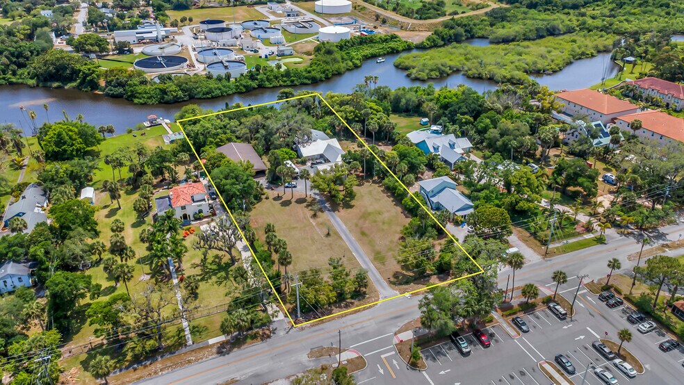 625 E Melbourne Ave, Melbourne, FL à vendre - Photo principale – Image 1 sur 53