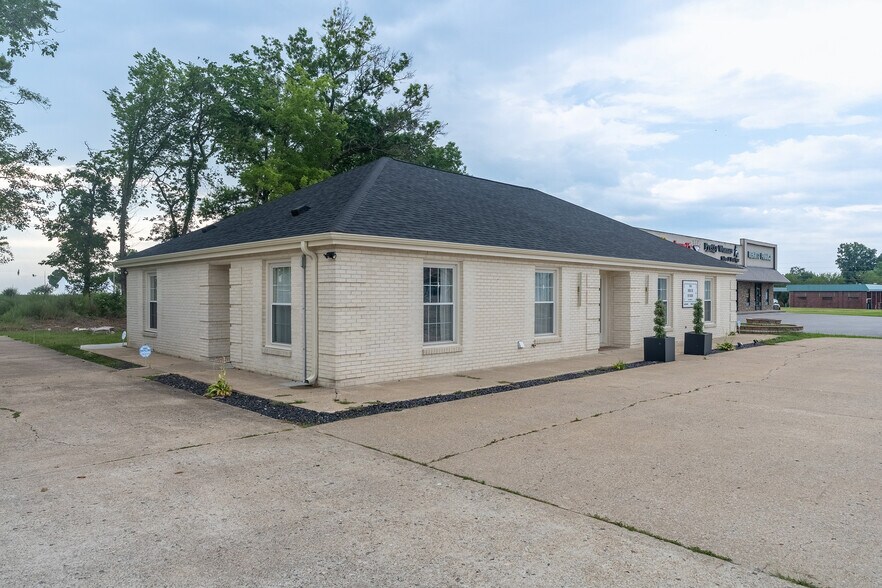 709 N Carbon St, Marion, IL à vendre - Photo de l’immeuble – Image 3 sur 30