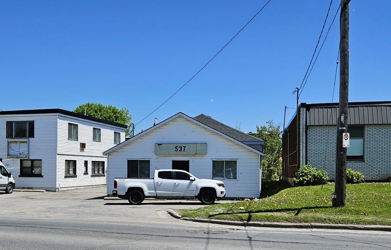 537 Montreal St, Kingston, ON à louer Photo de l’immeuble– Image 1 sur 3
