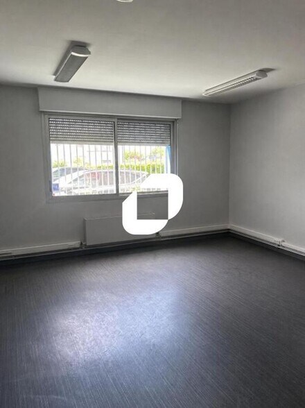 1 Rue Jacques Monod, Vaulx-en-Velin à louer - Photo intérieure – Image 3 sur 4