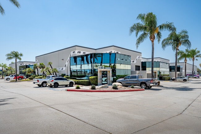 Plus de détails pour 2037-2077 S Vineyard Ave, Ontario, CA - Industriel/Logistique à louer