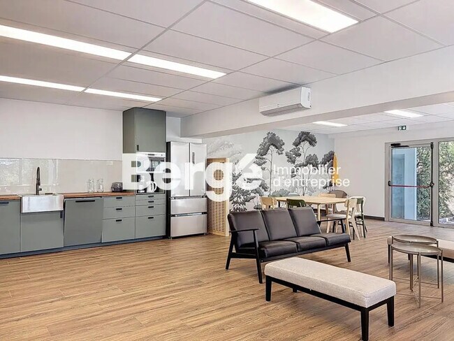 Plus de détails pour Bureau à louer