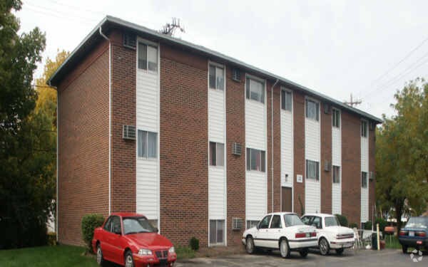 22 Beth Ln, Hamilton, OH à vendre - Photo de l’immeuble – Image 2 sur 5