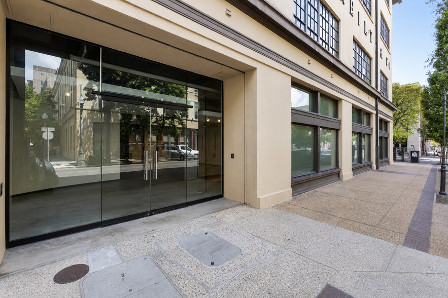 640 Magazine St, New Orleans, LA à louer - Photo de l’immeuble – Image 1 sur 31