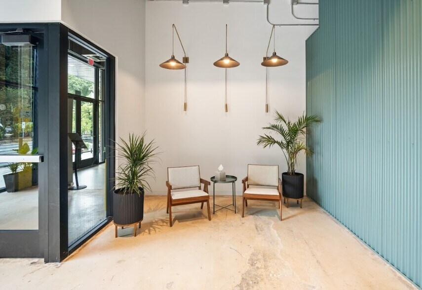 919 Berryhill Rd, Charlotte, NC à louer - Photo de l’immeuble – Image 3 sur 9