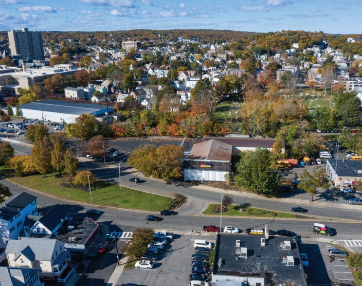 260 Eastern Ave, Malden, MA à vendre - Photo de l’immeuble – Image 3 sur 6