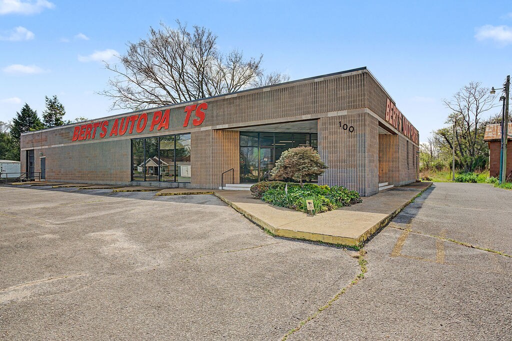100 Hopkinsville St, Russellville, KY à vendre Photo principale– Image 1 sur 21