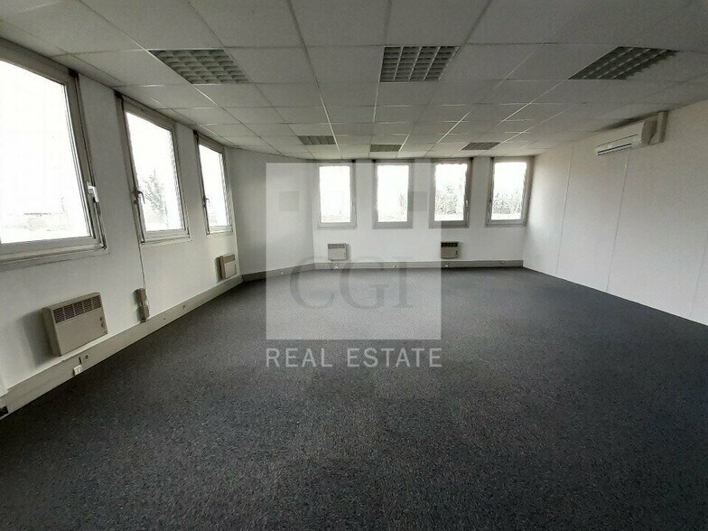 6 Bis Rue Maryse Bastié, Bron à vendre - Photo intérieure – Image 3 sur 8