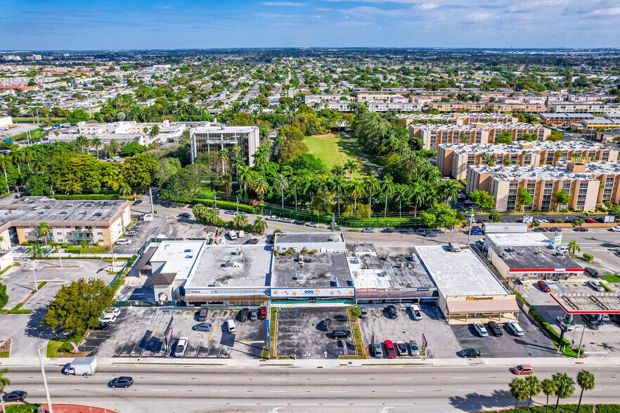 1415 W 49th St, Hialeah, FL à louer - Photo de l’immeuble – Image 2 sur 11
