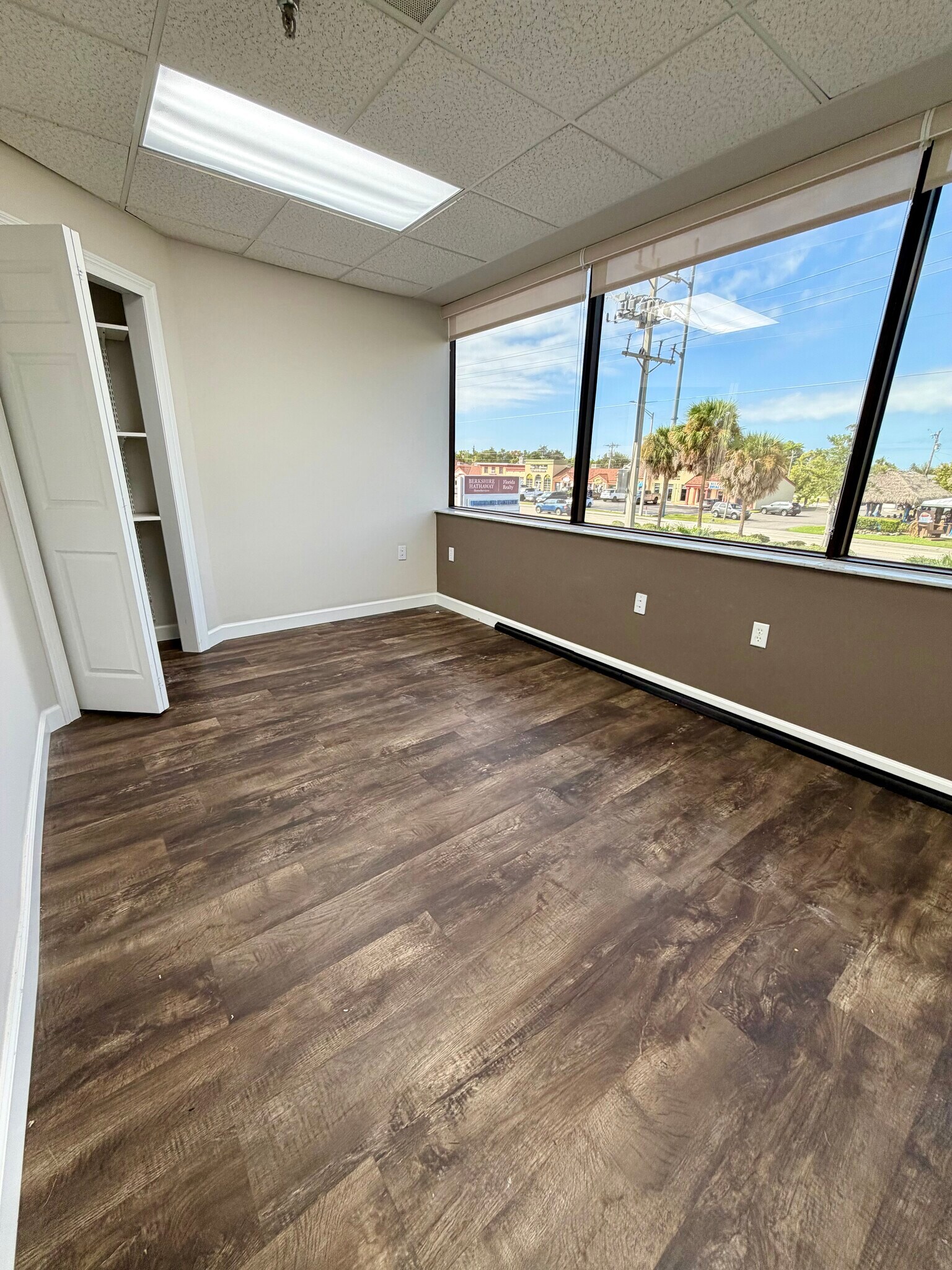 3501 Del Prado Blvd S, Cape Coral, FL à louer Photo intérieure– Image 1 sur 2