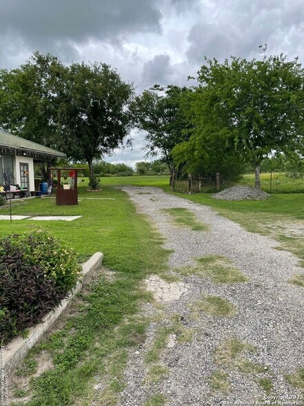436 N Sunset Strip St, Kenedy, TX à vendre - Photo de l’immeuble – Image 2 sur 4