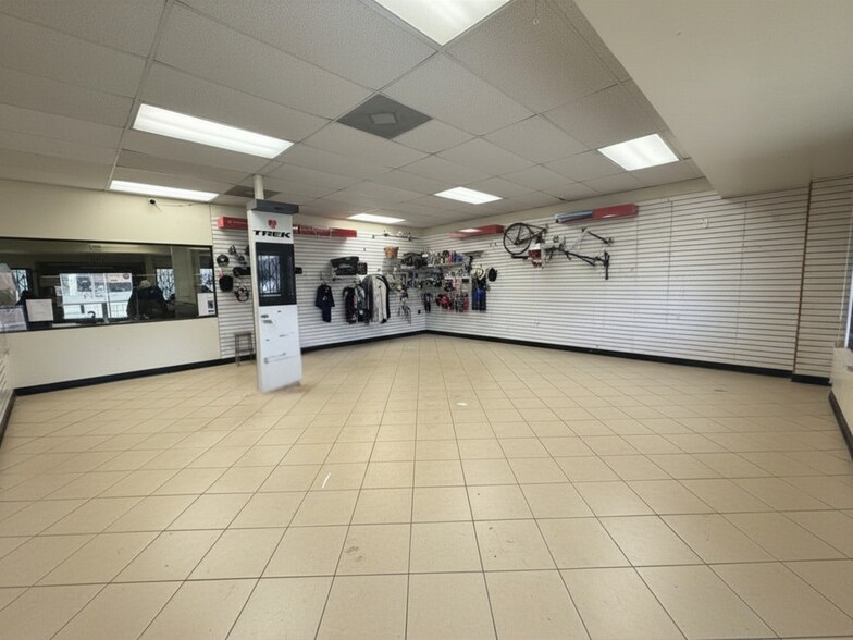 4137 N Peck Rd, El Monte, CA à vendre - Photo de l’immeuble – Image 3 sur 12