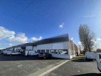 Plus de détails pour Local d'activités à louer