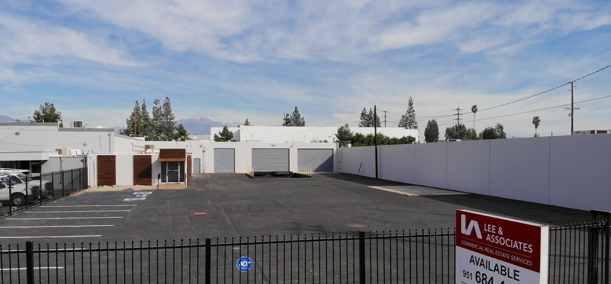 785 S Lugo Ave, San Bernardino, CA à vendre Photo de l’immeuble– Image 1 sur 18